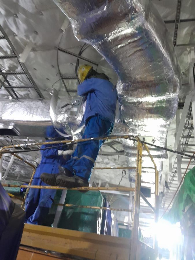 Duct and pipe thermal insulation with aluminium jacketing